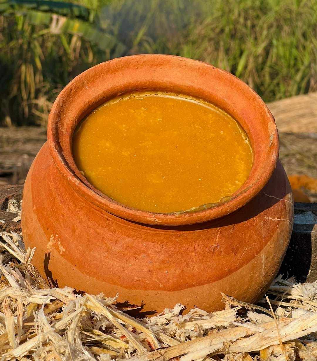 429315029_424781840075097_6731975786031574231_n.jpg মাটির হাড়িতে আখের গুড় ৫ কেজি - Image 1